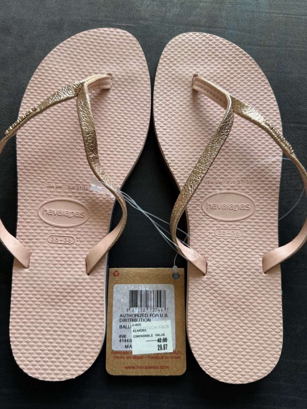 Havaianas Women's Pale Pink Flip Flops with Metallic Gold Straps Size 6 NWT
